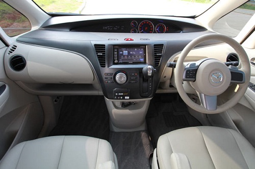 Interior Mazda Biante