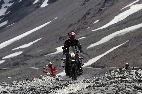 Himalayan Ridge Darius Sinathrya Membuktikan Kualitas Oli TOP 1